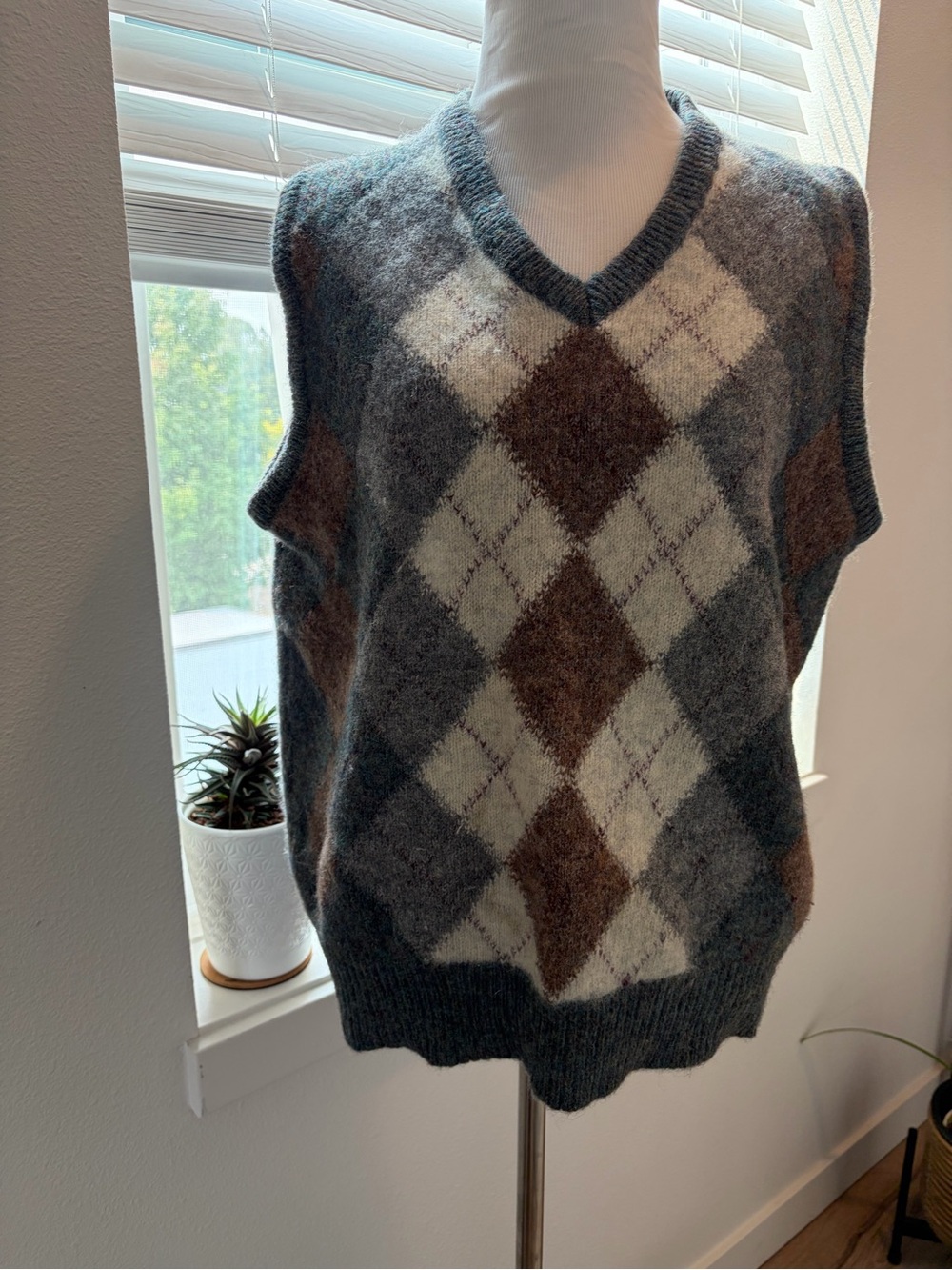Nordstrom Argyle V-Neck Sweater Vest in Gray, Brown, Cream